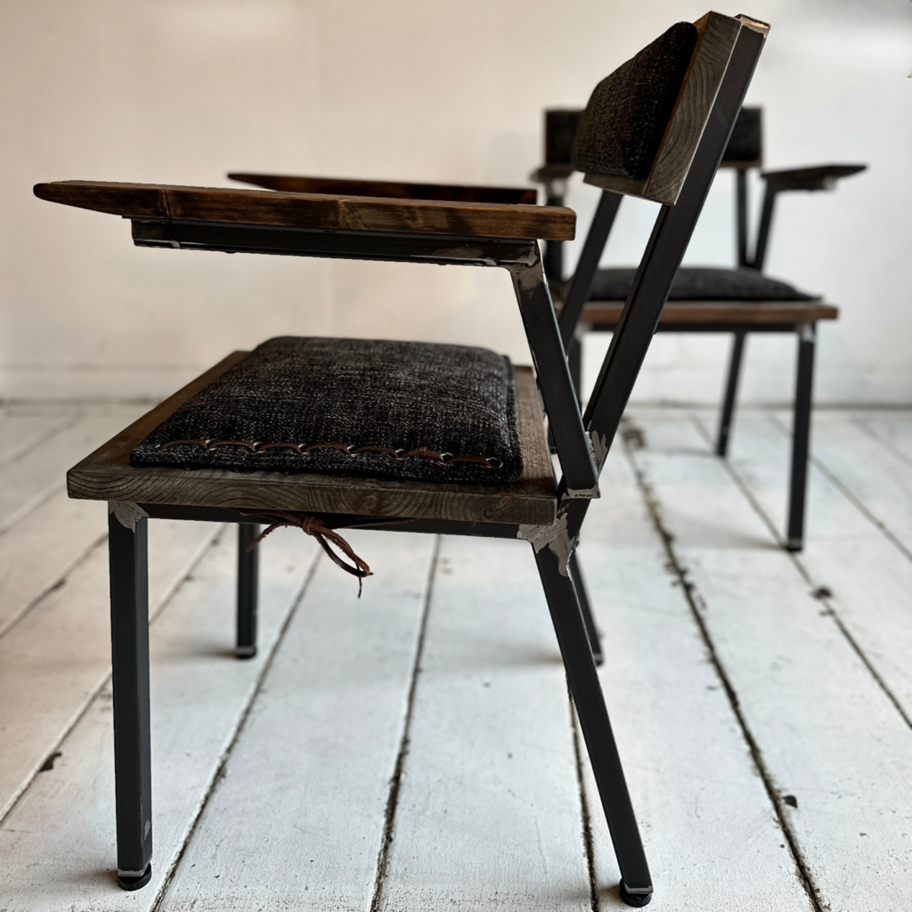 KIND ARMREST CHAIR-011