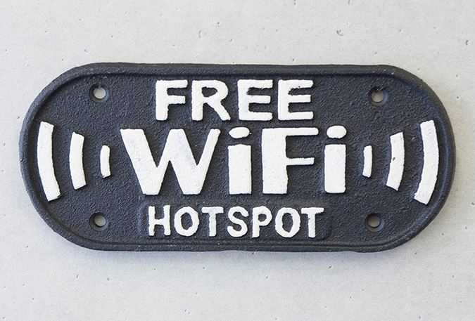 輸入雑貨 ウォールサイン WiFi HOT SPOT アイアン リビングスタジオ 直輸入フリーWiFi ショップ カフェ 看板 アンティーク風 CV21-006