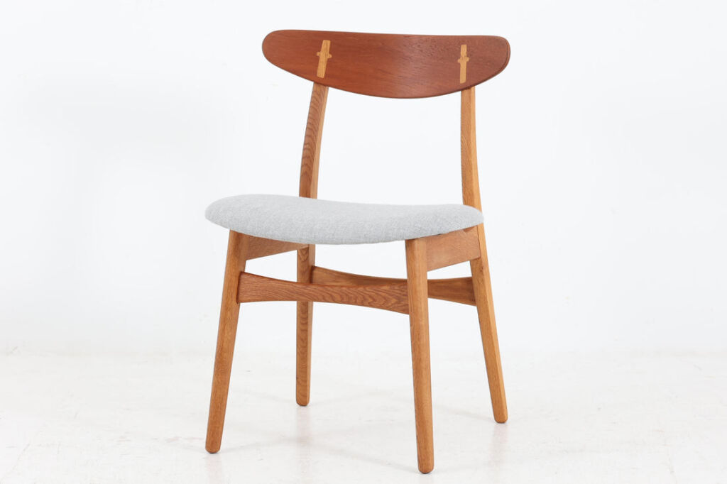 北欧家具ビンテージ　CH30　チーク×オーク材　Hans J.Wegner（ハンス・J・ウェグナー）Carl Hansen 