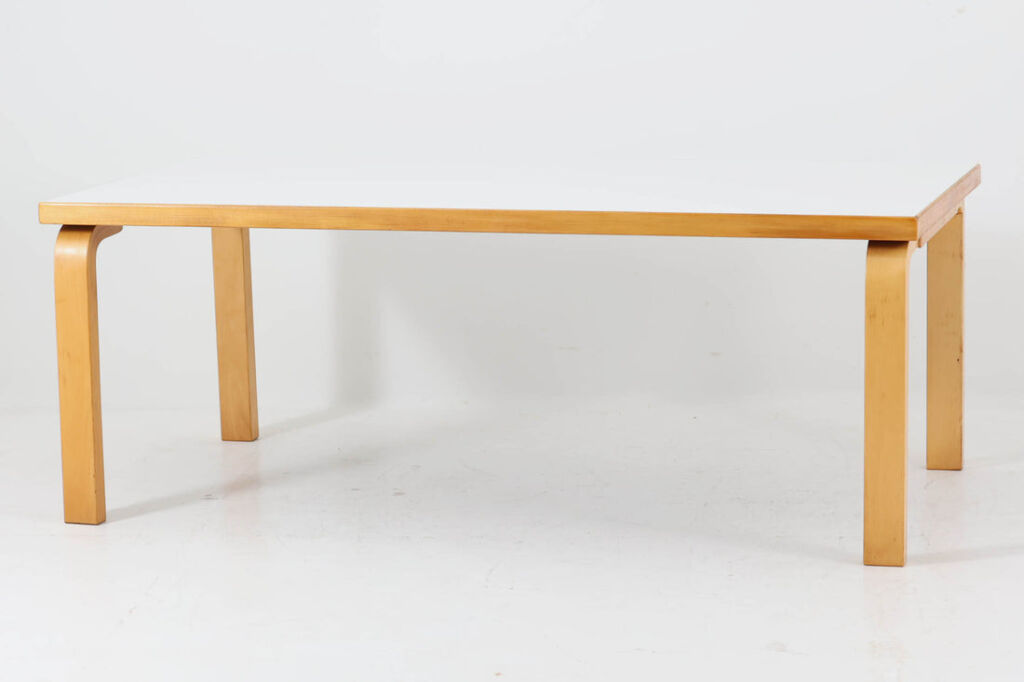 Alvar Aalto(アルヴァ・アアルト)　81A　センターテーブル　Artek(アルテック)　フィンランド製/DK17625