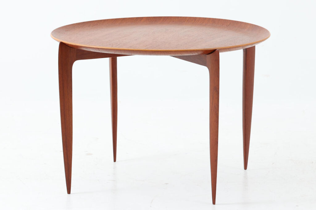 Fritz Hansen(フリッツ・ハンセン)　トレイテーブル　チーク材　Hans Engholm 