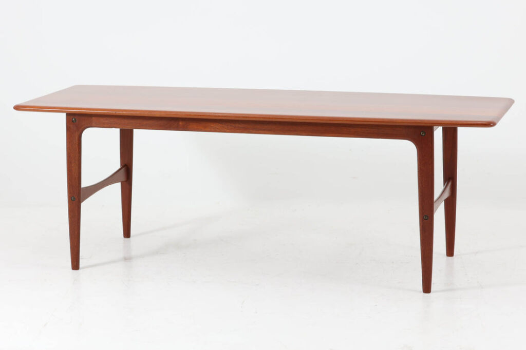 センターテーブル/コーヒーテーブル　幅150cm　チーク無垢材　北欧家具ビンテージ/DK17565