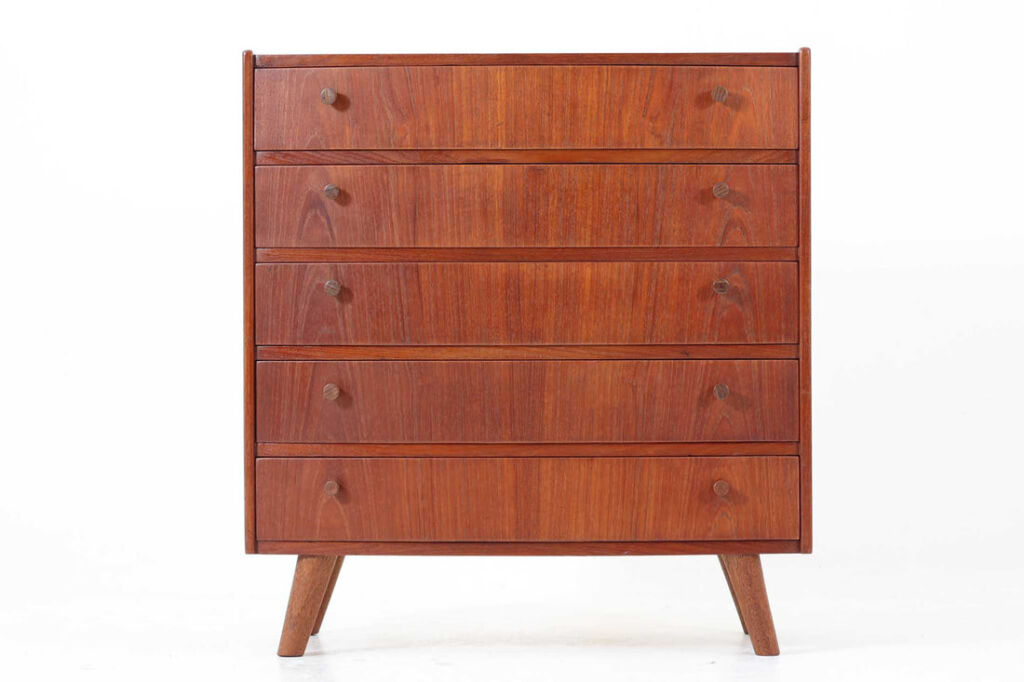 小ぶりな5段チェスト　チーク材　北欧家具ビンテージ/DK17071