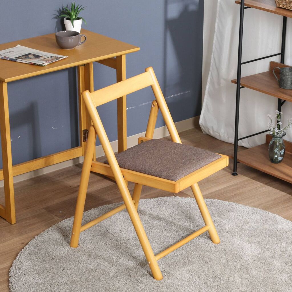 フォールディングチェアー　ミラン