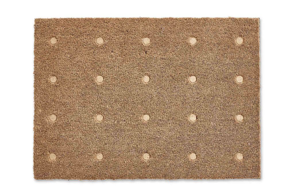 ココナッツ繊維で作られたドットデザインのドアマット　Dot Doormat