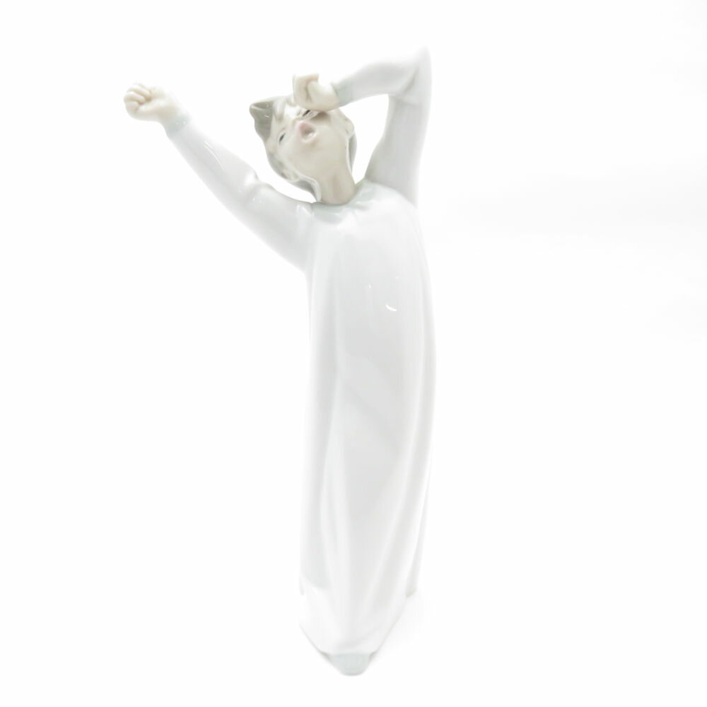 美品 LLADRO リヤドロ 4870 BOY AWAKING 目覚めた少年 フィギュリン 男の子 置物 陶器人形 西洋 インテリア SU8905B3 【中古】