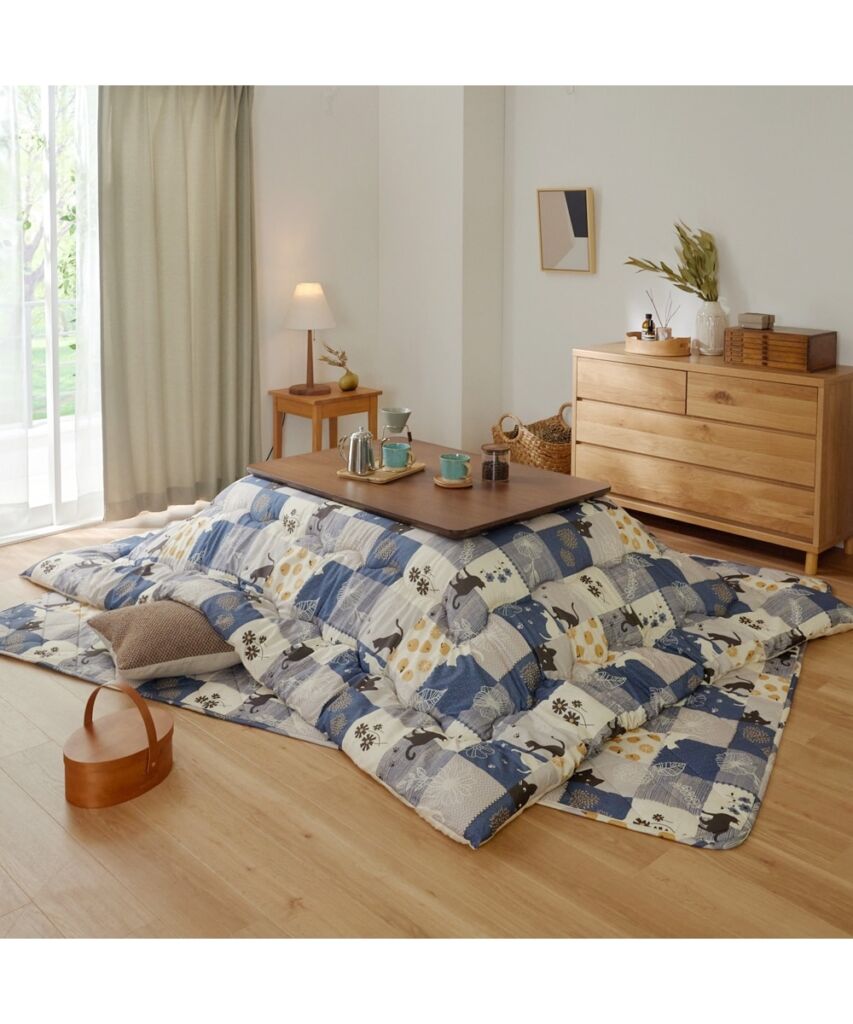 パッチワーク調　こたつ掛敷布団セット（ネコ柄）