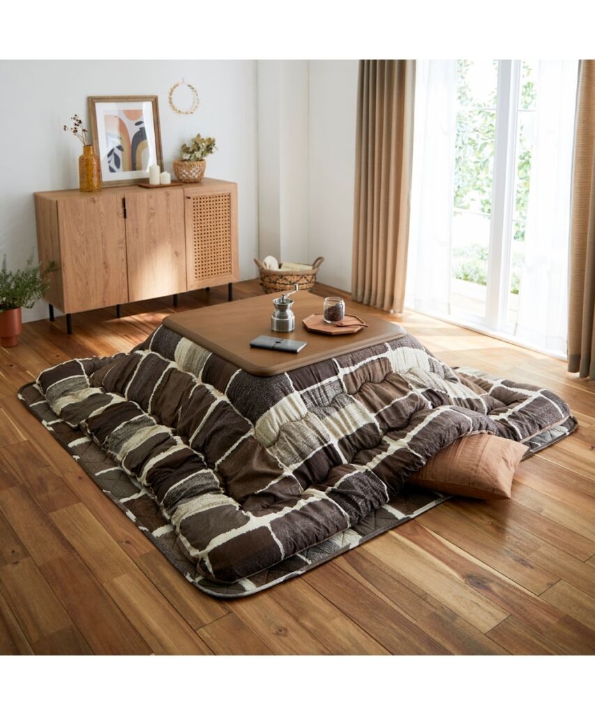 大判こたつ掛敷布団セット（おしゃれかわいいパッチワーク柄）