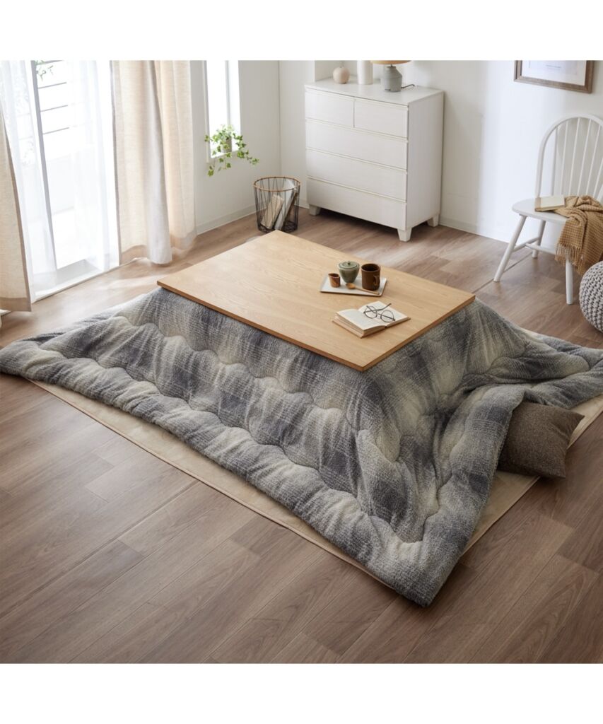 【洗える】リバーシブル　こたつ布団（チェック柄ふんわりスノーファー×無地調サンゴマイヤー）