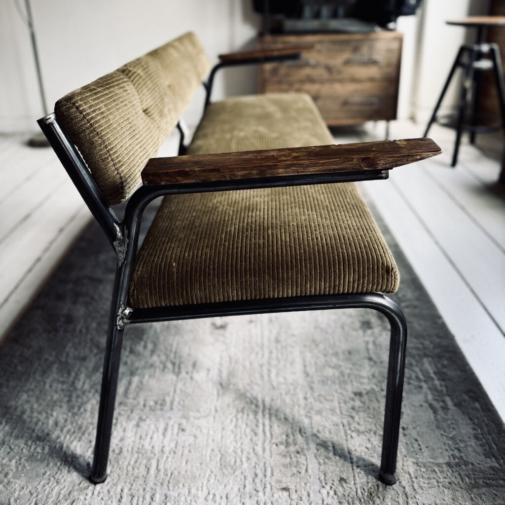 CORDUROY R-BENCH BC-017