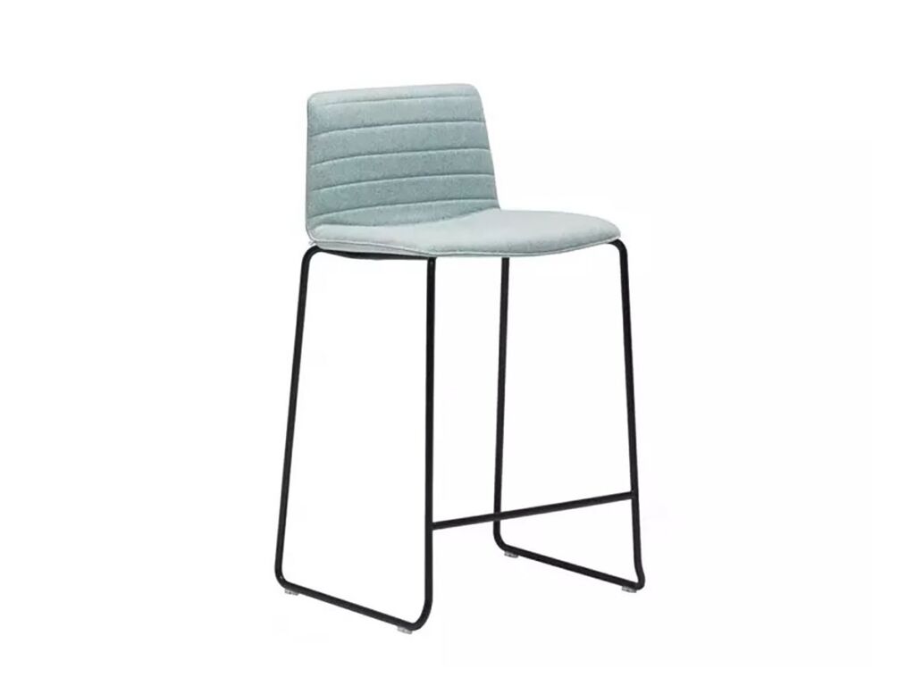 Flex Chair
Stackable Counter Stool 45
Fully Upholstered Shell / フレックス チェア BQ1333
スタッカブルカウンタースツール 45 スレッジベース（フルパッド）
