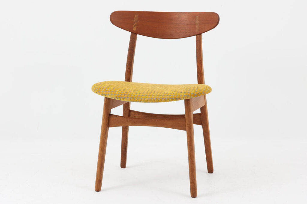 北欧家具ビンテージ　CH30　チーク×オーク材　Hans J.Wegner（ハンス・J・ウェグナー）Carl Hansen 
