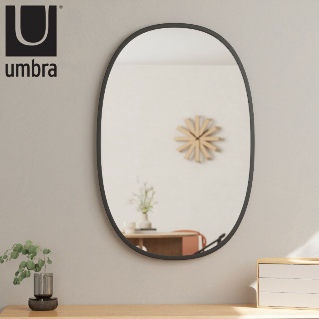 umbra ハブ ミラー オーバル 61×91cm ( 送料無料 アンブラ 鏡 壁掛け ウォールミラー かがみ 丸 洗面 玄関 リビング 北欧風 ラバーフレーム 大きめ おしゃれ スタイリッシュ インテリア ブラック ) 【3980円以上送料無料】