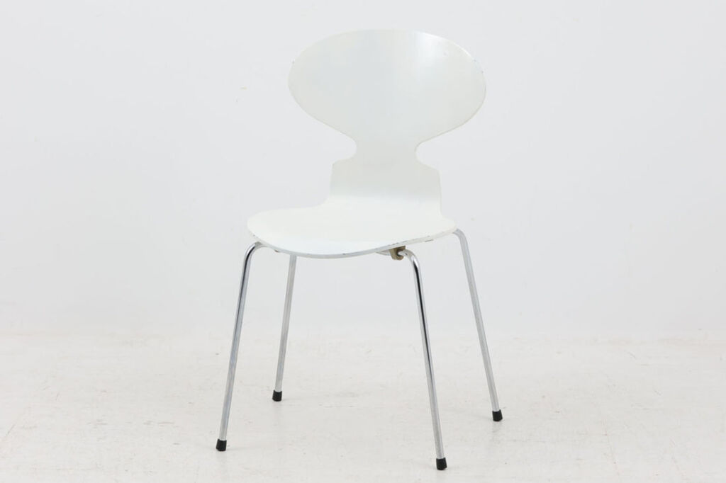 Fritz Hansen(フリッツ・ハンセン)　アントチェア　ホワイト　Arne Jacobsen(アルネ・ヤコブセン)　北欧家具ビンテージ