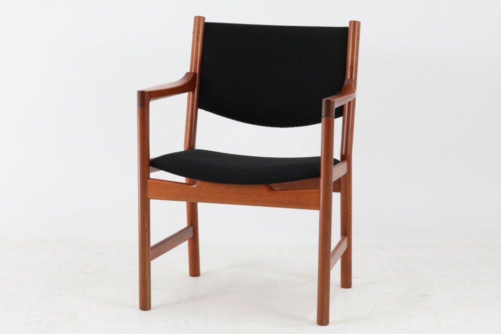Hans J.Wegner（ハンス・J・ウェグナー）　アームチェア　JH250　マホガニー材　Johannes Hansen（ヨハネス・ハンセン）