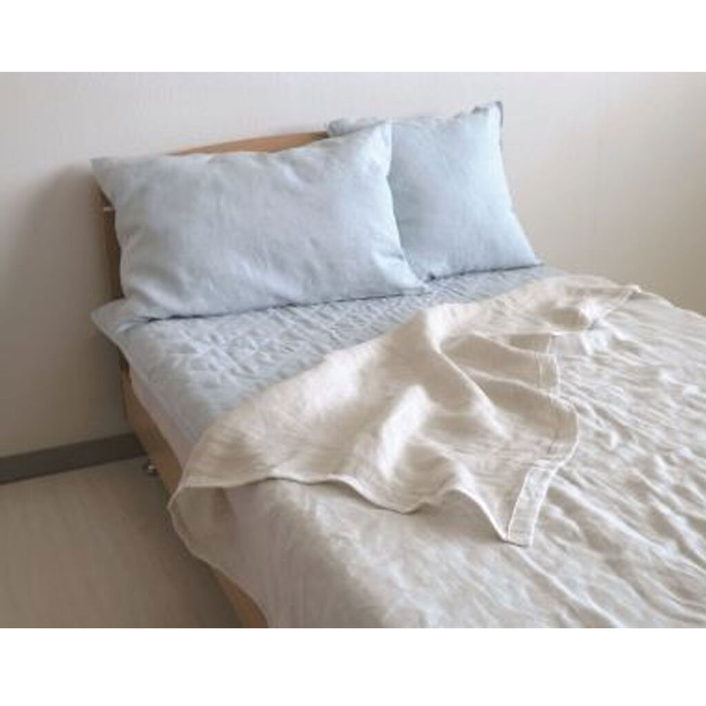 リネン 敷パッド ベッドパッド シーツ ベッド ダブル 寝具 ブルー 水色 ウォッシャブル 麻100% フランス産リネン フレンチリネン 140cm×205cm 四隅ゴムバンド 継ぎ目なし 麻100% ラミー 特許取得 洗える麻わた a・sarari 抗菌 洗濯機で丸洗いOK 日本製 shigaasa