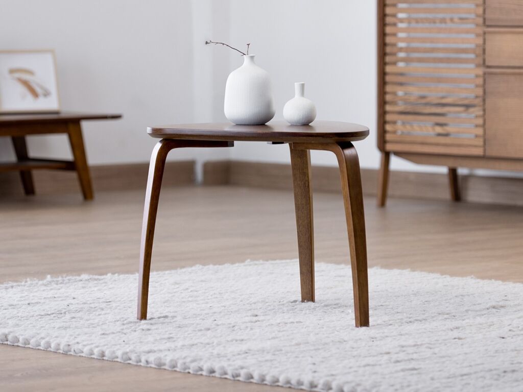 Triangle table / トライアングルテーブル