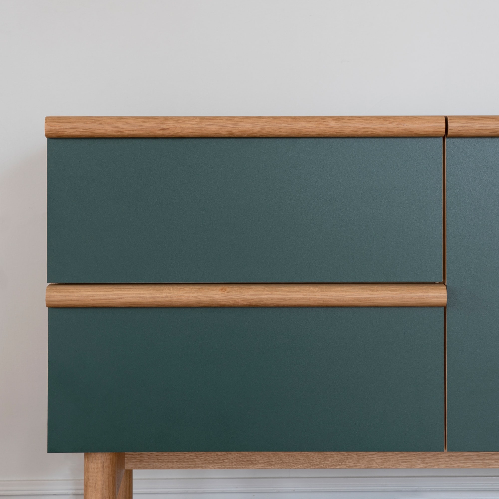 [IDEE]STILT SIDEBOARD S GREEN BLACK [2]