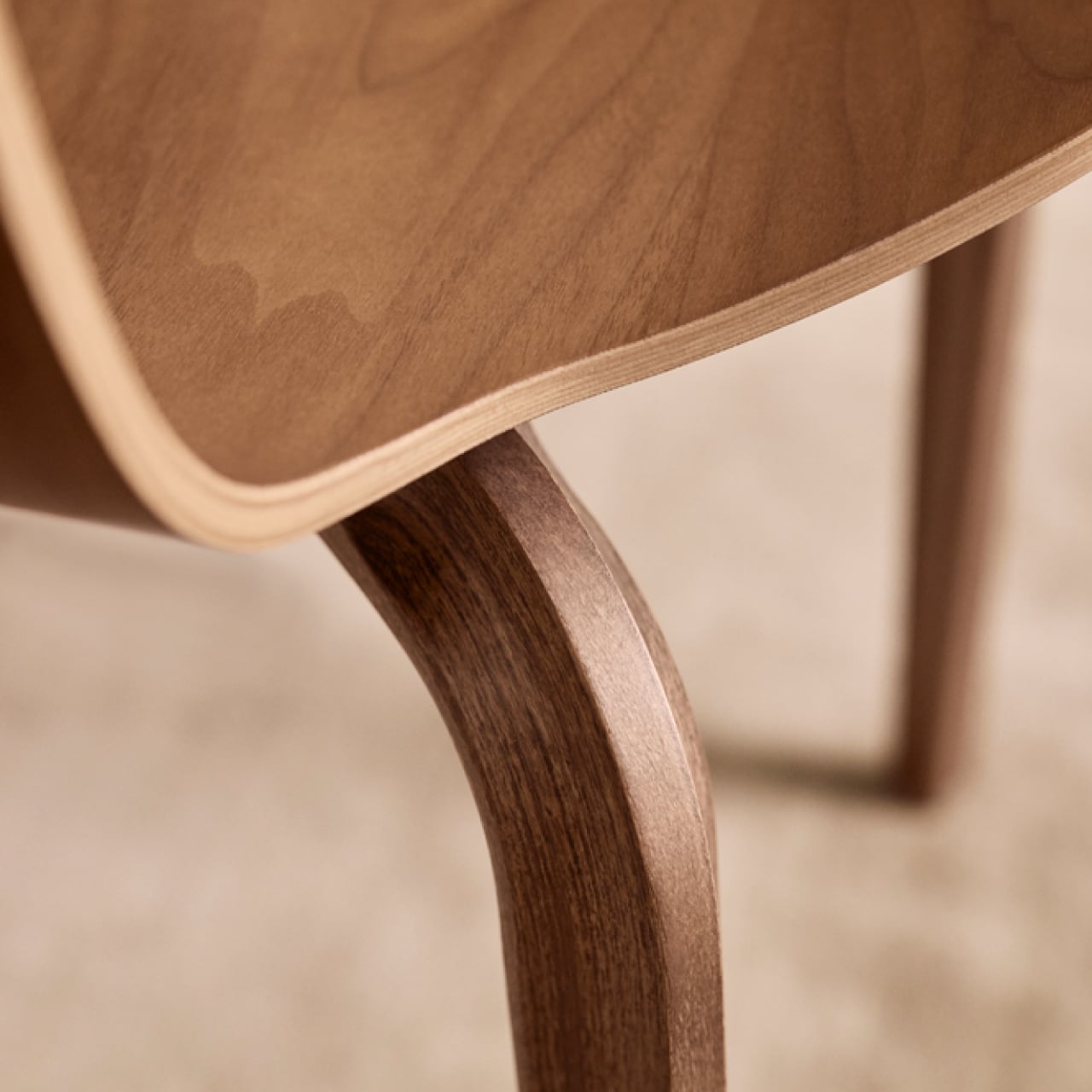 GRAND PRIX / グランプリチェア（4130）/ ウォルナット / ウッドレッグ / SH43cm・SH46cm / FRITZ HANSEN（フリッツ・ハンセン）/ 正規販売店 [3]