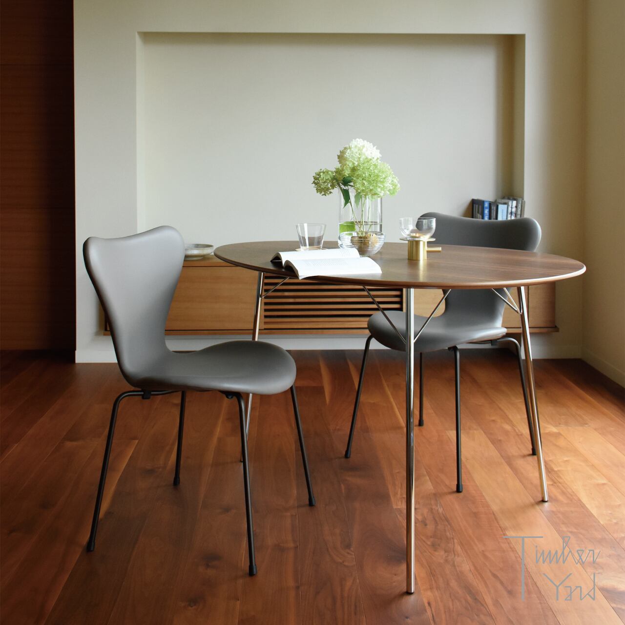 SERIES 7 / セブンチェア（3107）/ フルパディング /  エッセンシャルレザー / ラーバ / ブラウンブロンズ脚 / FRITZ HANSEN（フリッツ・ハンセン）/ 正規販売店 [3]