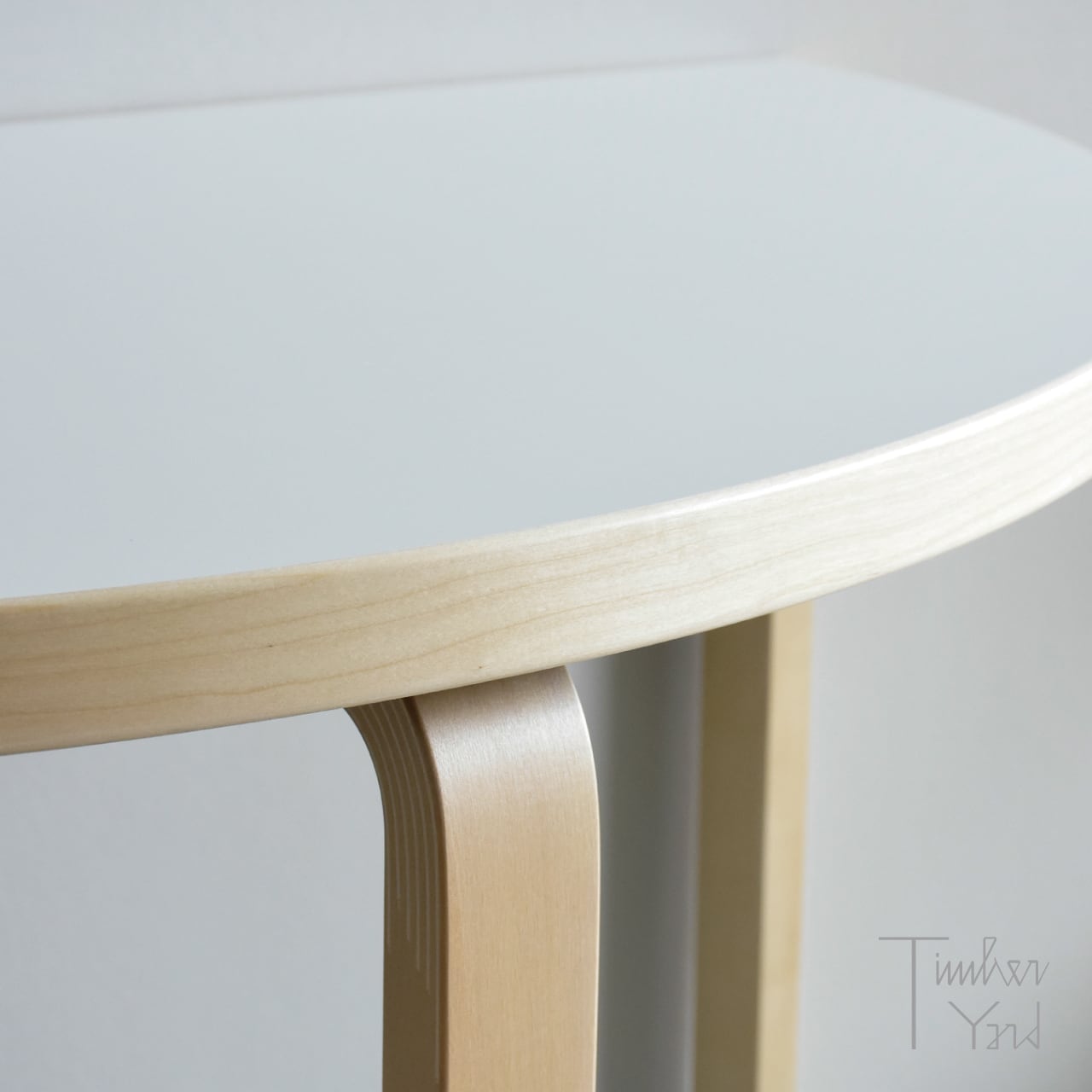 テーブル 95 / ホワイト ラミネート / W120×D60cm / 3本脚 / 1～2人掛けテーブル / アアルト テーブル / L - レッグ / アルヴァ・アアルト / Table 95 / white laminate / Artek（アルテック）/ 正規販売店 [5]