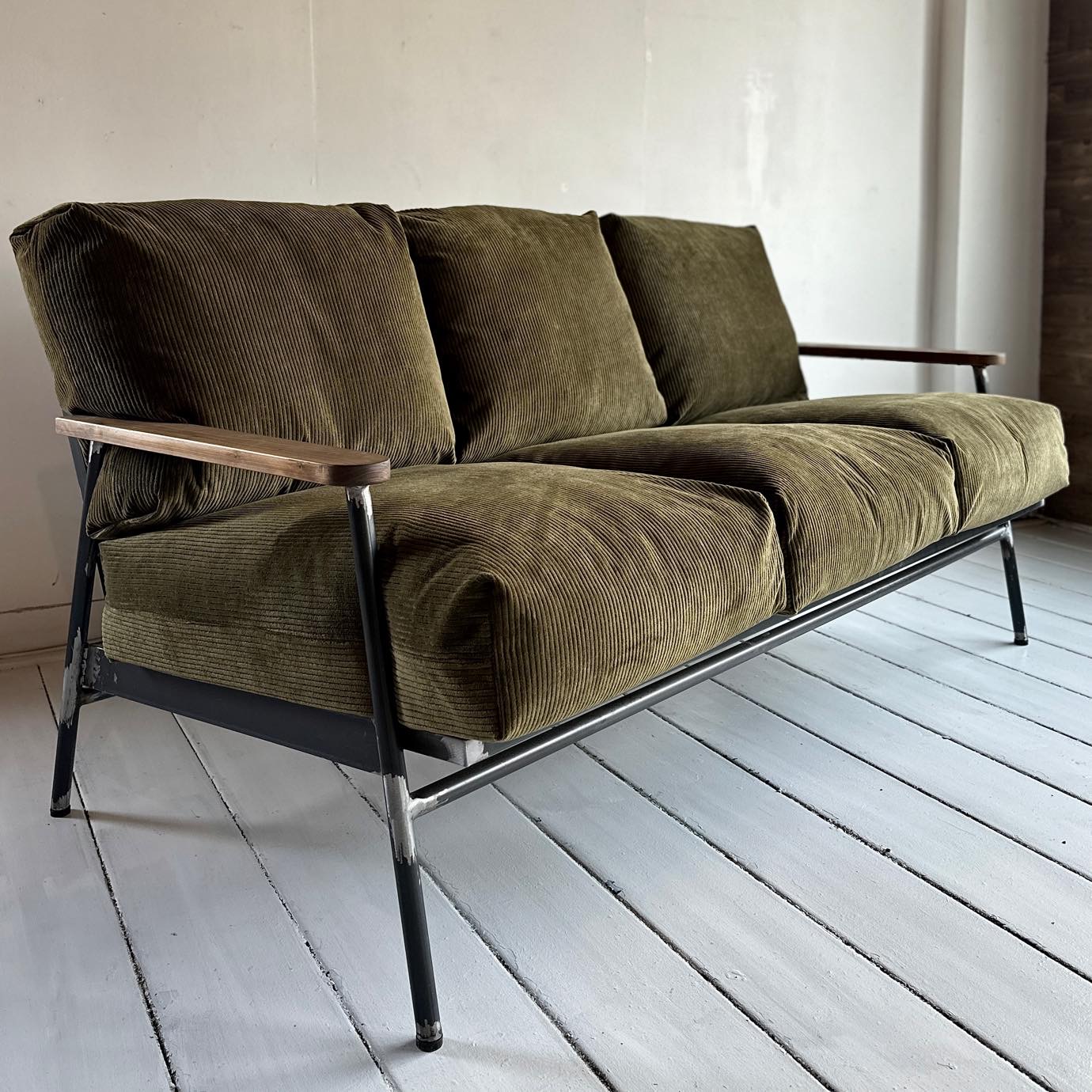 GARAGE-SF-015 /3-SEATER [3]