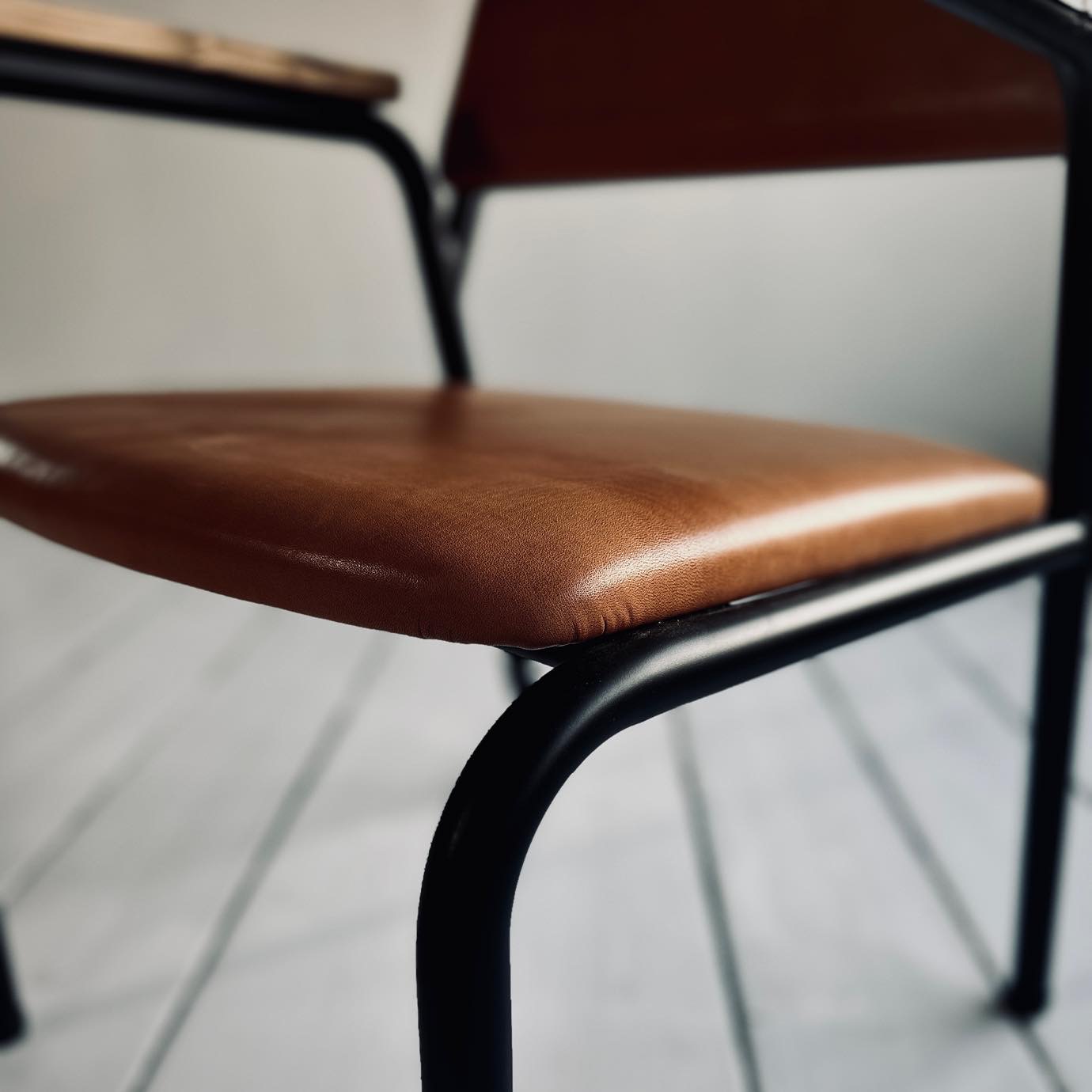 BRUNO LEATHER CHAIR-009 [5]