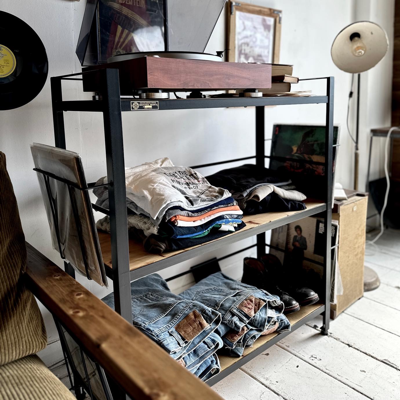 MAGAZINE & RECORD  SHELF SH-041 [2]