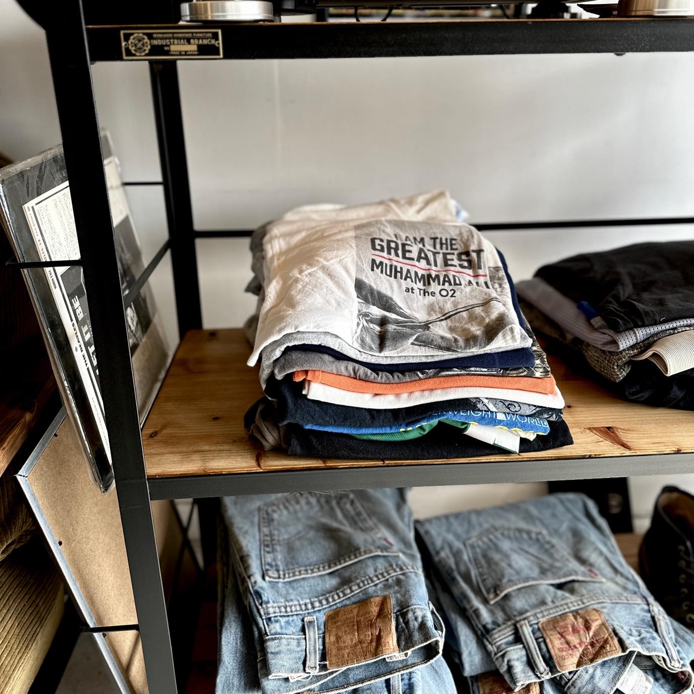 MAGAZINE & RECORD  SHELF SH-041 [3]