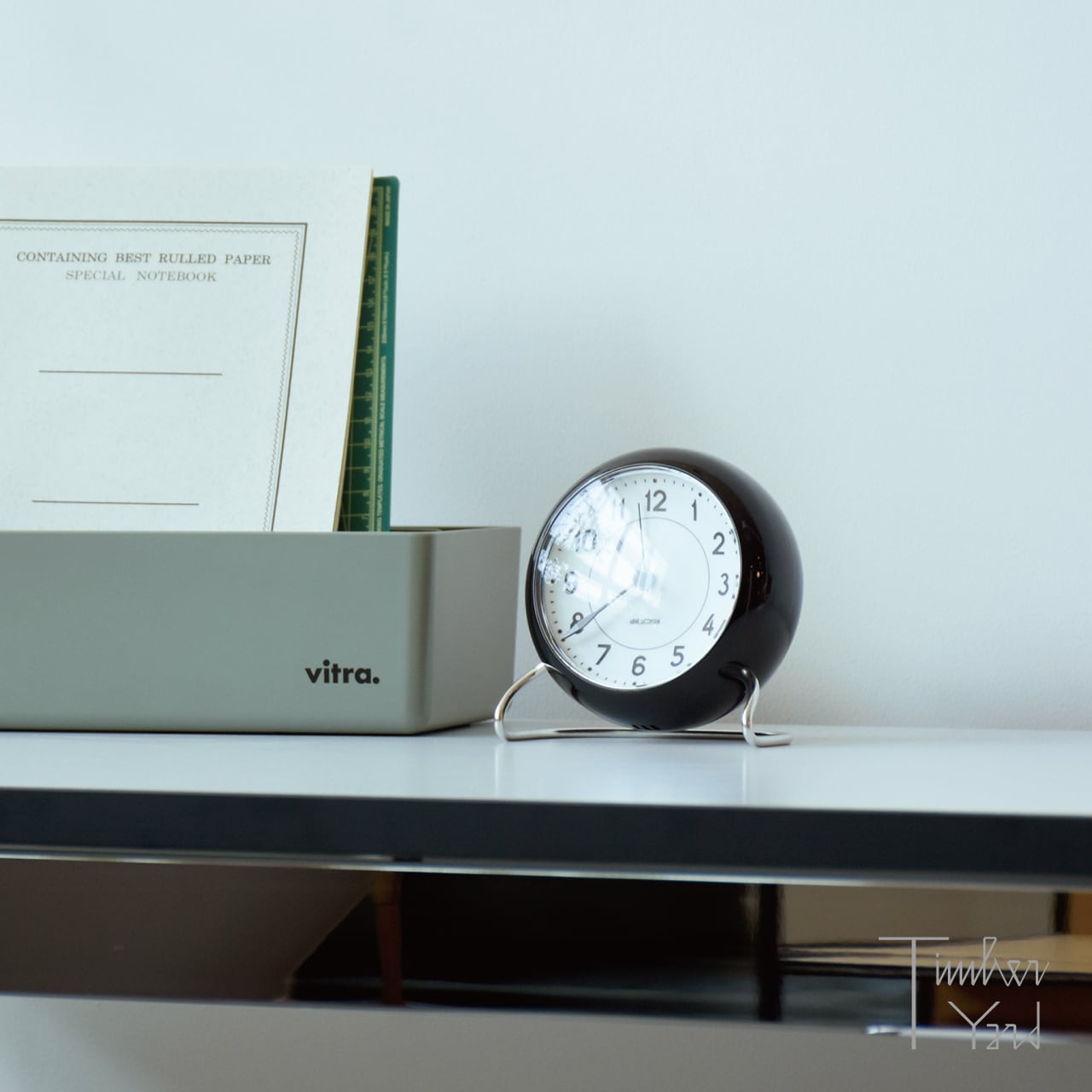 Table Clock / STATION / Black / Φ110mm / アラーム / スヌーズ / LED灯 / テーブルクロック / ステーション / ブラック / ARNE JACOBSEN（アルネ・ヤコブセン）/ 置き時計 / 目覚まし時計 / 正規販売店 [4]