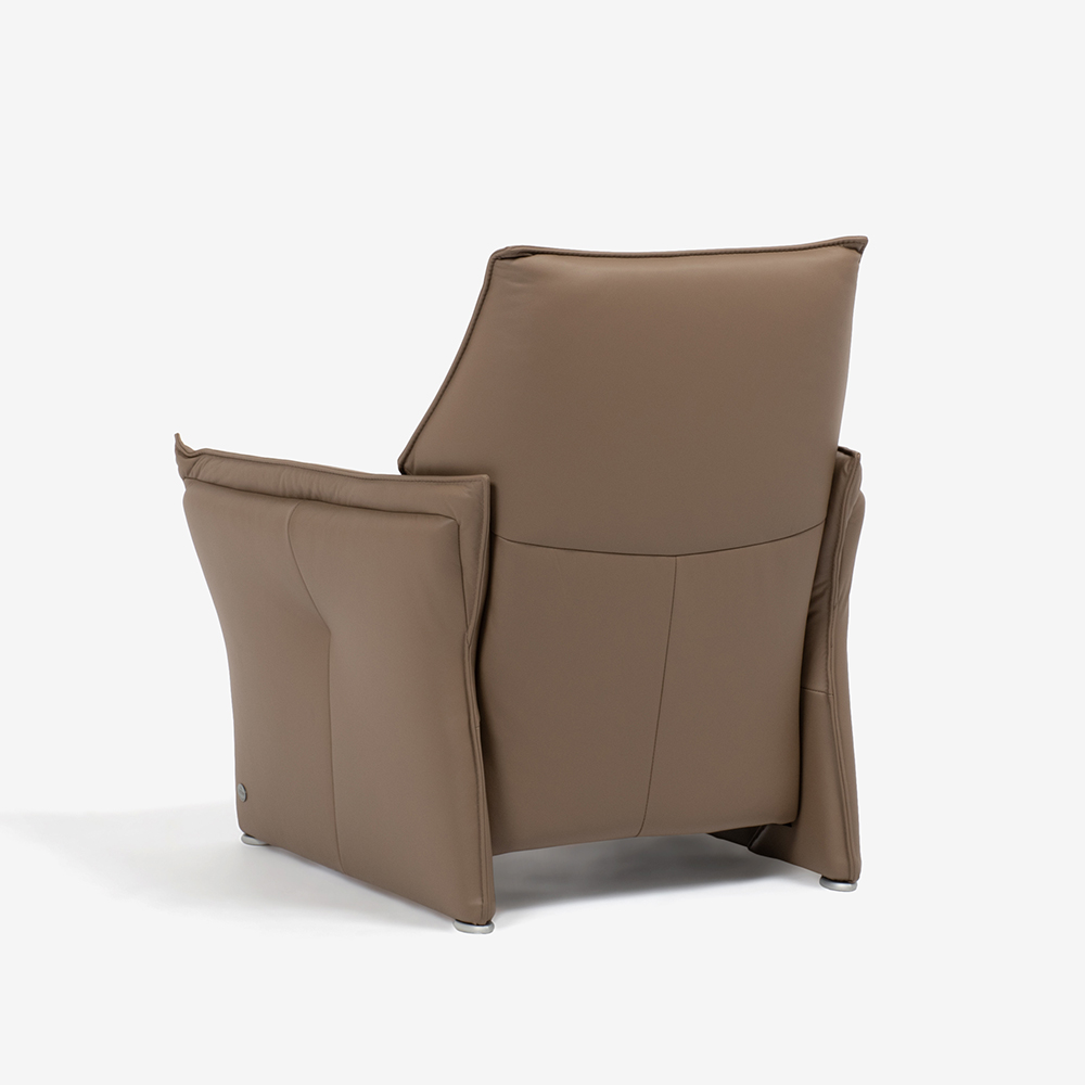 himolla（ヒモラ）アームチェア 1人掛け「ミルテ model.9065」幅78cm 革#24 モカ色 [3]