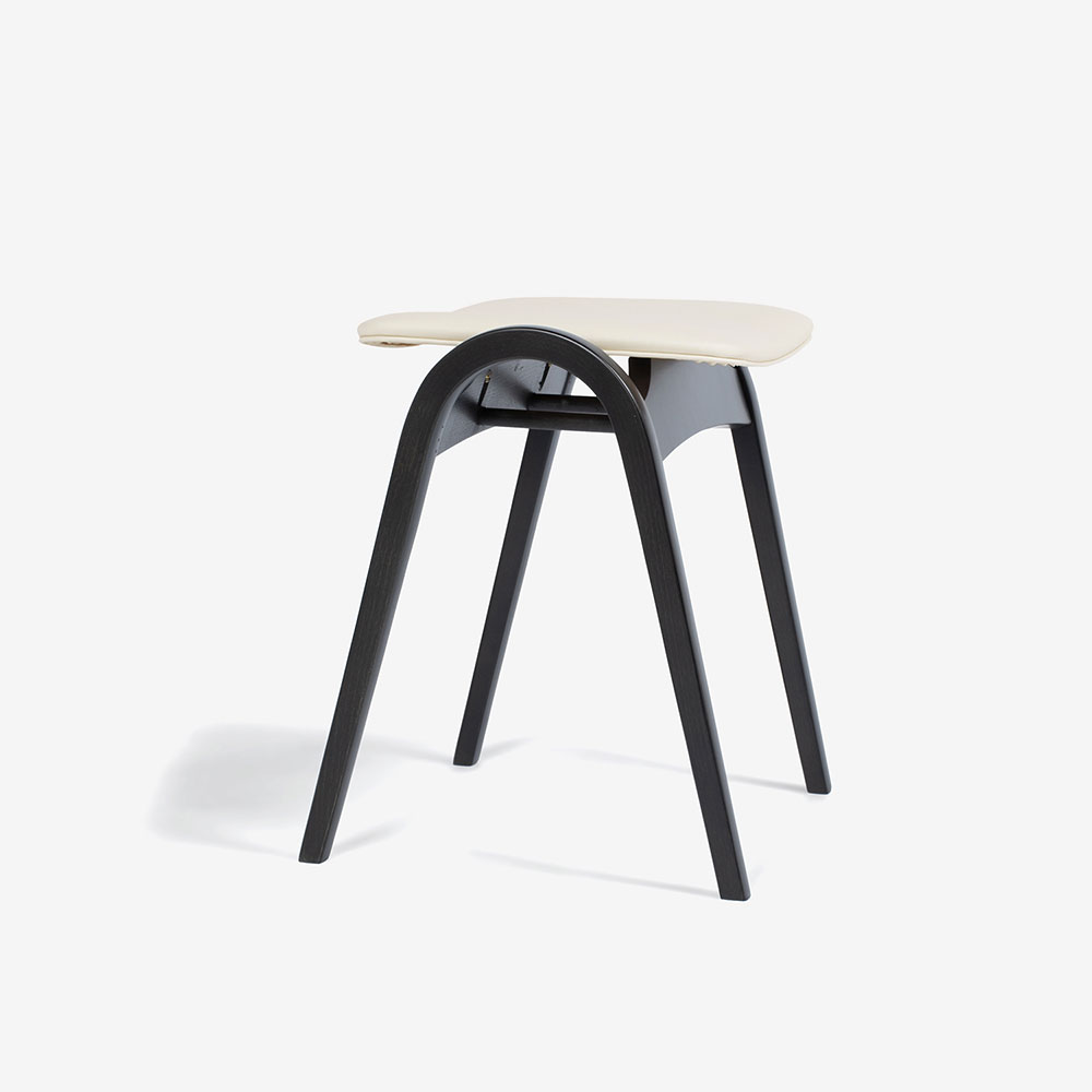 秋田木工 スツール「No.202」ブナ材DBダークブラウン色 張地#PVCBE ベージュ色 [3]