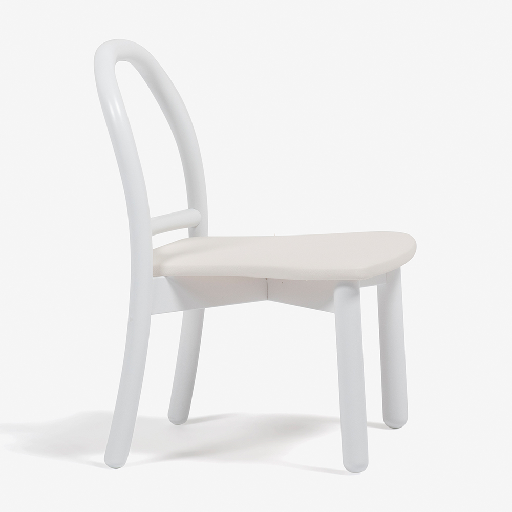 秋田木工 キッズチェア「101」木部ブナ材ホワイト色  座PVCアイボリー色【セール対象品のため20%OFF】 [4]