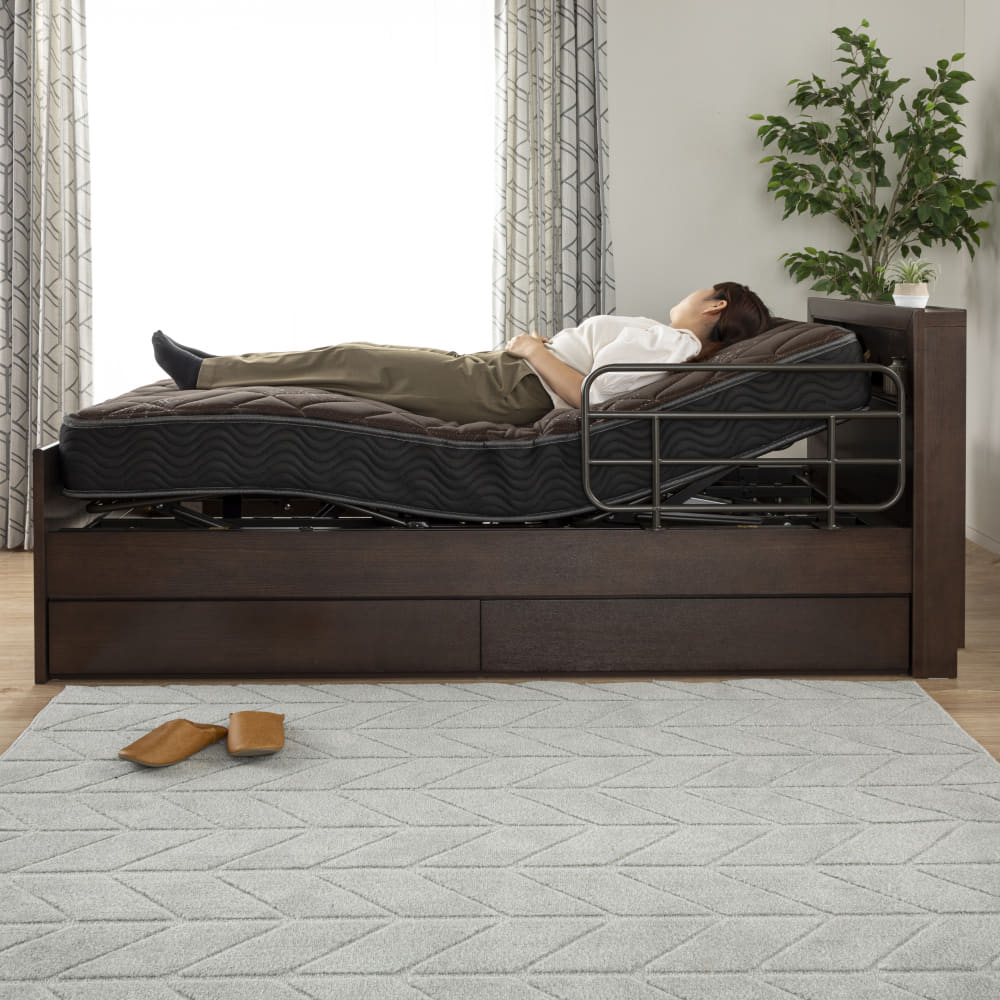 【非課税】電動シングルベッドフレーム+マットレスセット(エンブレムスリムキャビ 2Ｍ 引出し 手すり付 L　RM-AGBR) [3]