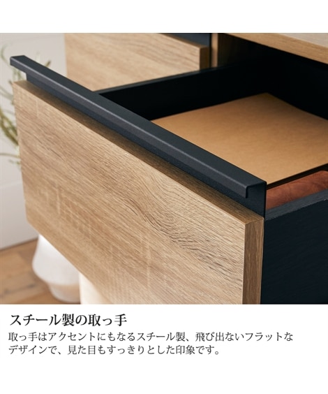 収納力抜群！綺麗な木目調のシンプルキャビネット [4]