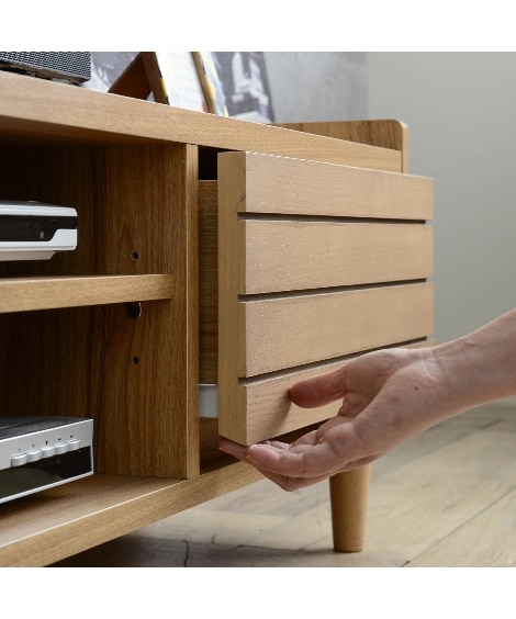 ウォールナットの風合いとレトロなデザインテレビ台 [3]