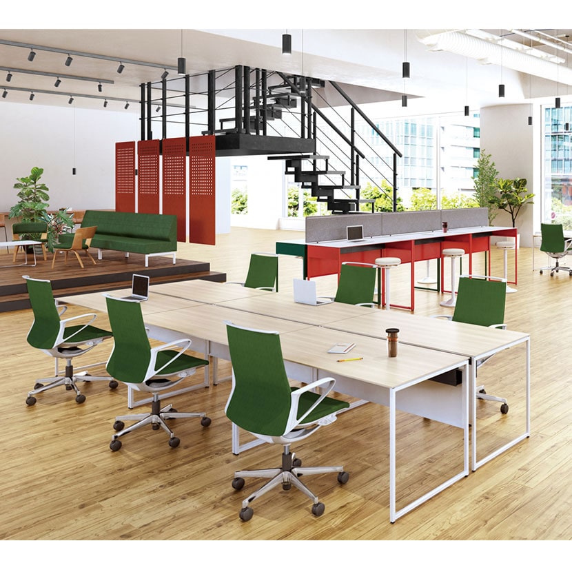 オカムラ ソリスト Soliste スタンダードタイプ 3K20LA オフィスデスク 平机 幅1800×奥行700×高さ720mm 幕板付き 配線ダクト付き メラミン天板 フレーム脚(ネオホワイト) 天板(ブラック/プライズウッド) [3]