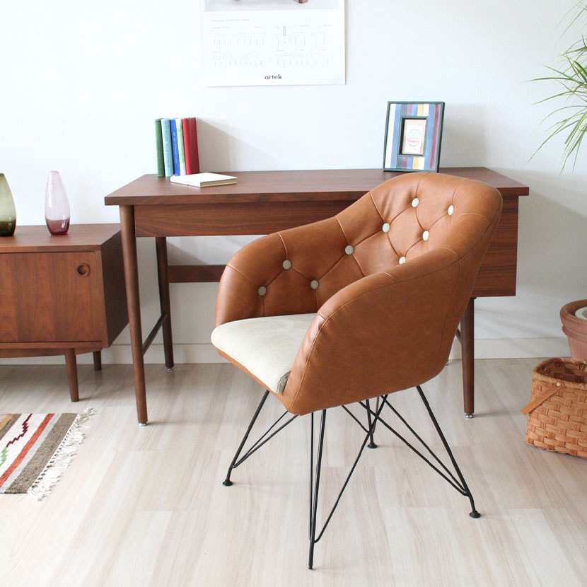 市場 デザインチェア ボタン キャメル 肘付き 布張り アンティーク風 固定脚 パーソナルチェア ダイニングチェア [4]