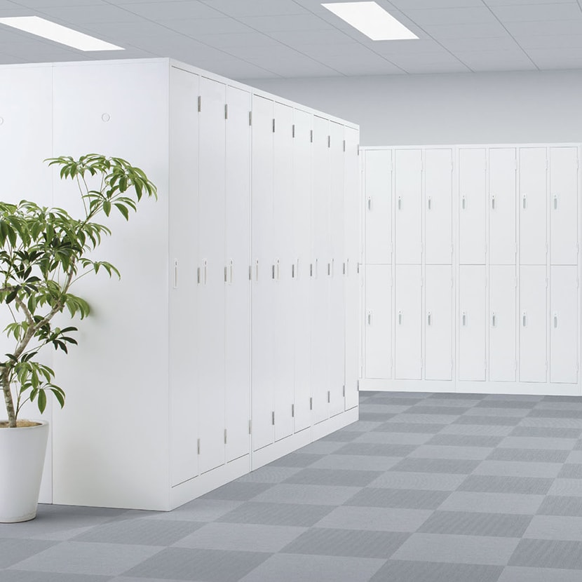 12人用 スチールロッカー 鍵付き ホワイト 業務用 幅900×奥行515×高さ1790mm【国産】【完成品】 オフィスロッカー 下駄箱 シューズロッカー 更衣ロッカー [2]