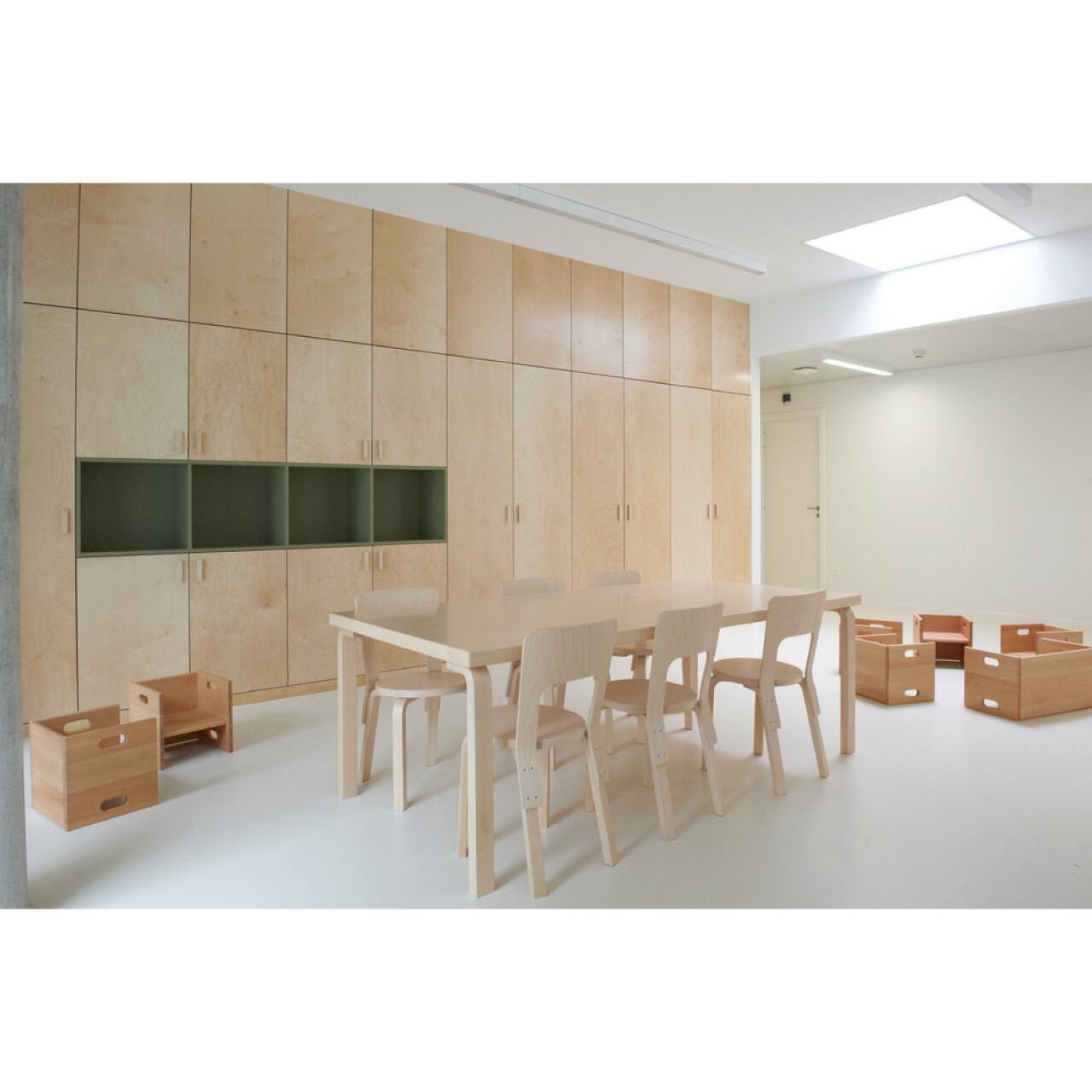 チェア 66 / ブラック ラッカー / SH43.5 cm / L - レッグ / アルヴァ・アアルト / Chair 66 / Artek（アルテック）/ 正規販売店 [4]