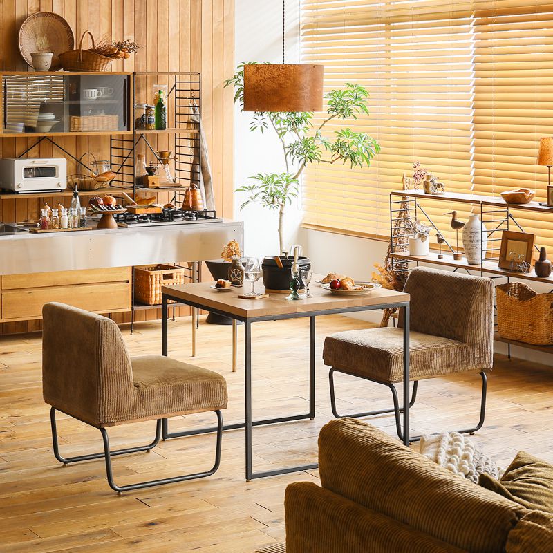 ヴィンテージ感溢れる、メンズライクな雰囲気が魅力の「WIRY（ワイリー）」シリーズ。省スペースに最適な、2人掛けのダイニング3点セットです。 [4]