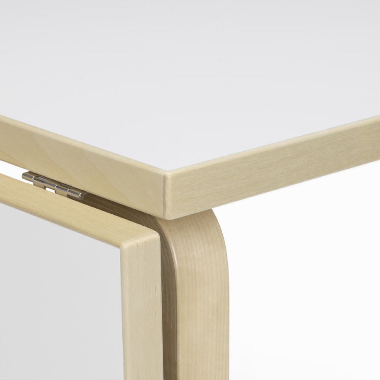 ドロップリーフ テーブル DL81C / ホワイト ラミネート / W75/112.5×D75cm / 2～4人掛けテーブル / アアルト テーブル / L - レッグ / アルヴァ・アアルト / Aalto Table foldable / white laminate / Artek（アルテック）/ ダイニングテーブル / ワークデスク / 正規販売店 [4]