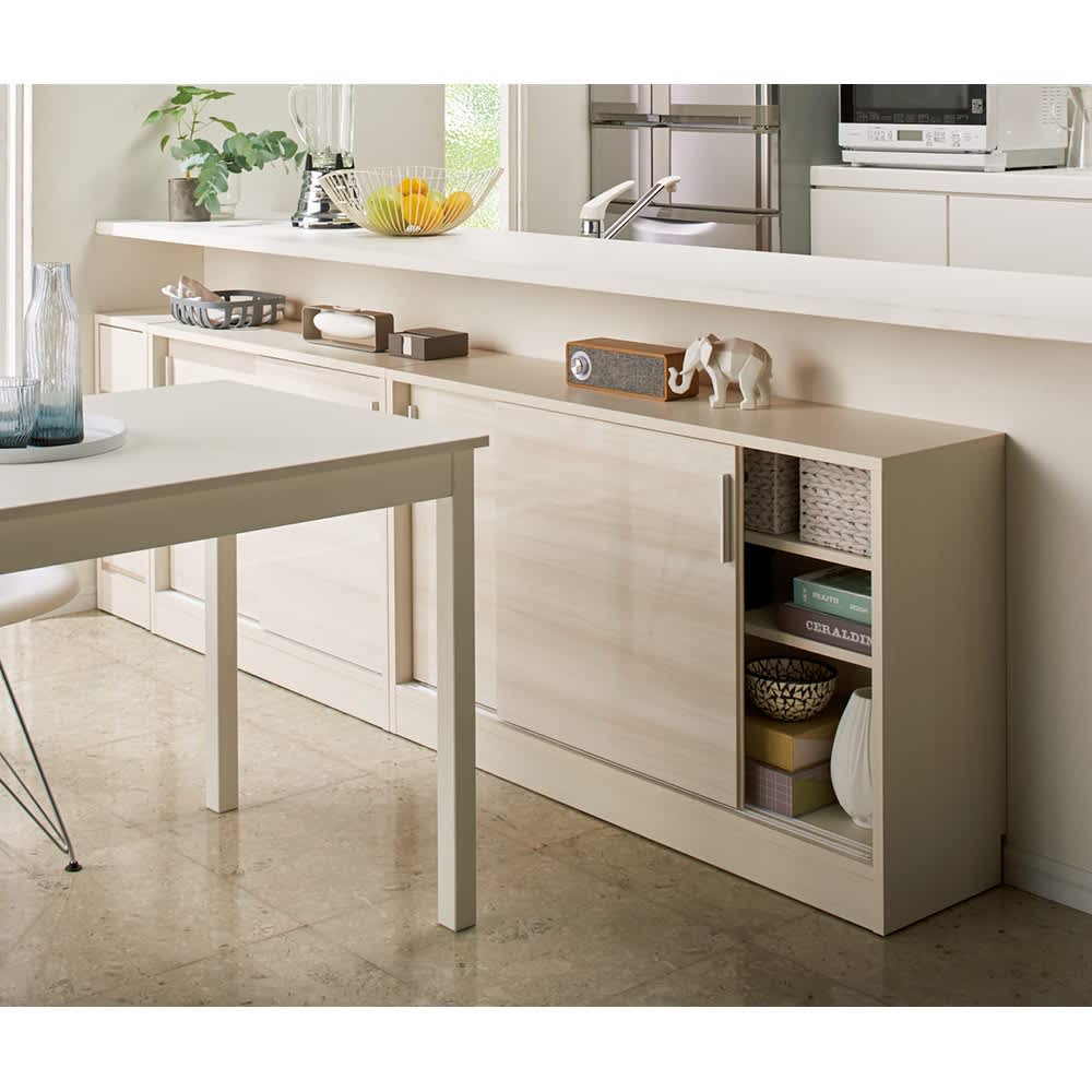 光沢木目が美しい引き戸式カウンター下収納 収納庫幅90cm