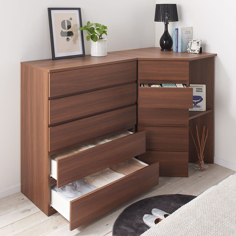 スペースを有効活用　コーナー用チェスト 幅87.5奥行60cm・5段（高さ107cm）