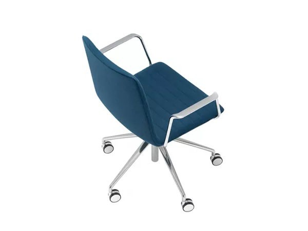 Flex High Back
Armchair
Fully Upholstered Shell / フレックス ハイバック SO1664
アームチェア キャスターベース エコサーモポリマー製（フルパッド） [2]