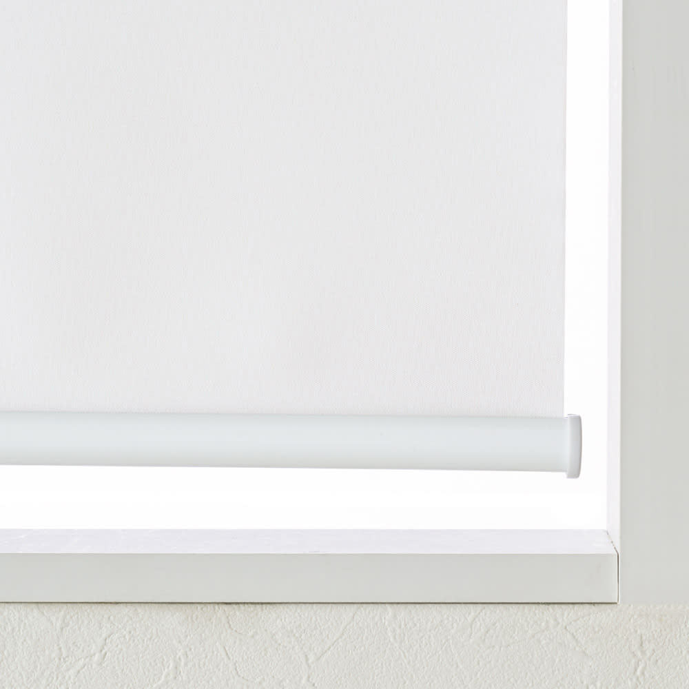 遮光つっぱりロールスクリーン（正面付け）