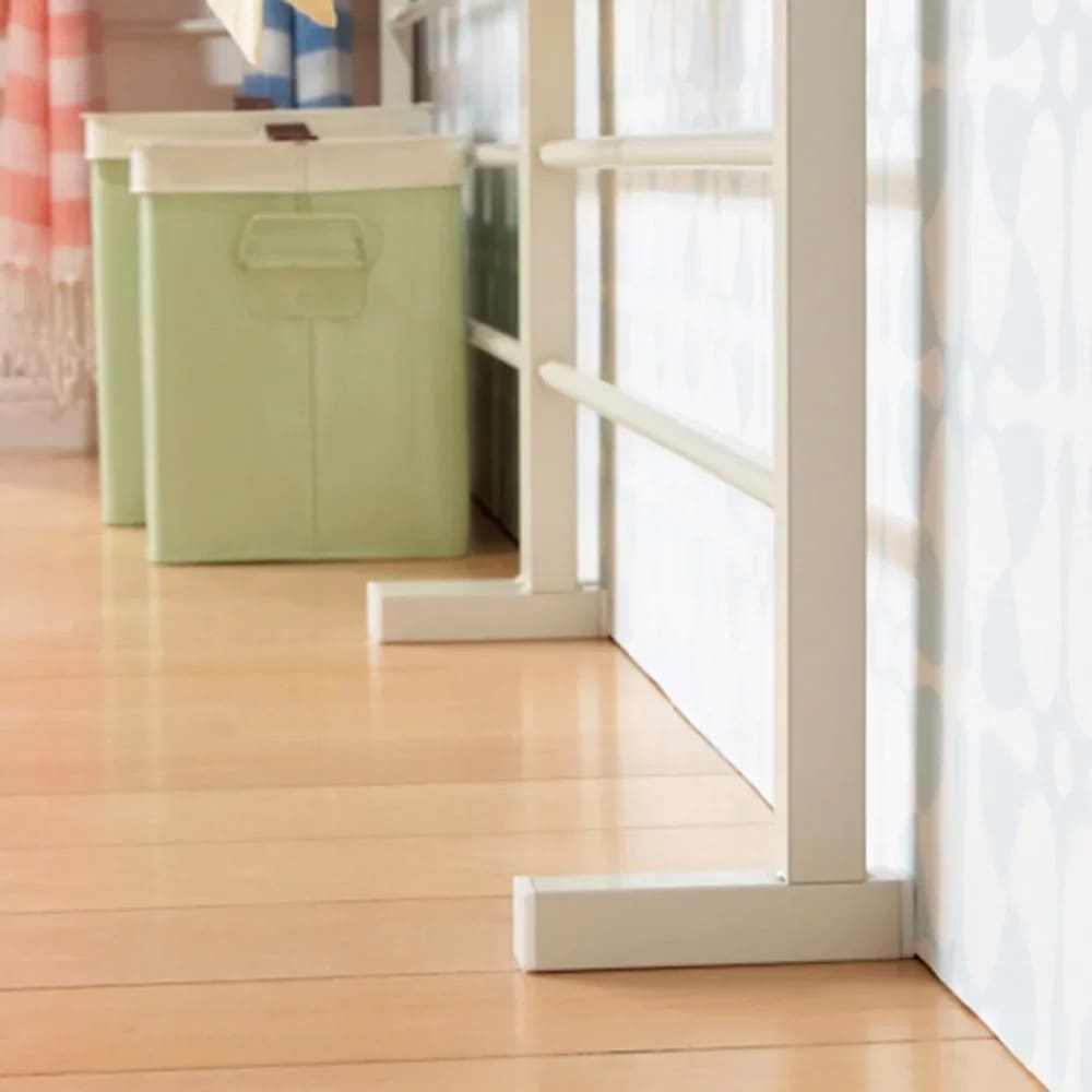 突っ張り式薄型ブティックハンガーシリーズ ロータイプ 幅125cm 対応天井高183.5cm〜248.5cm [5]