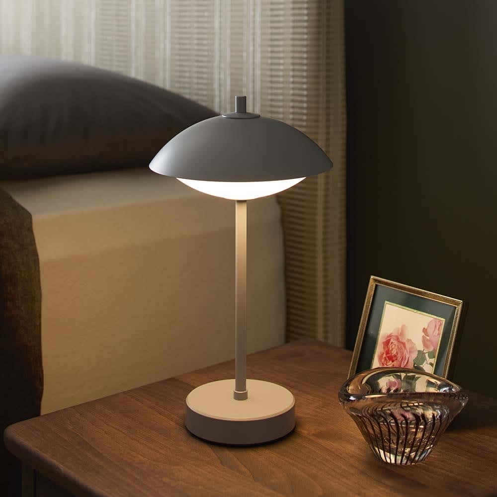 クラムポータブルランプ［Fritz Hansen・フリッツ・ハンセン/デザイン：エイム＆ルンド］