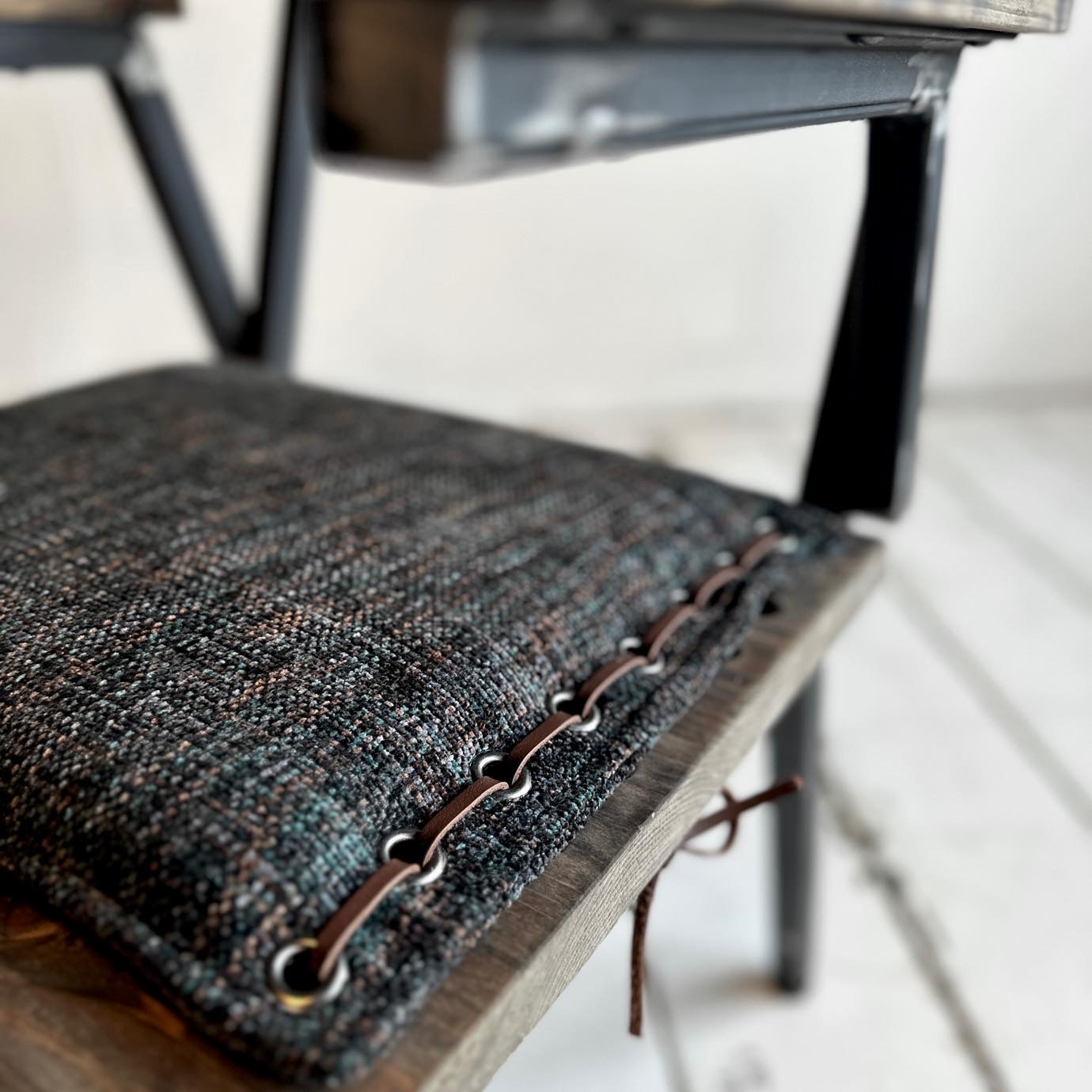 KIND ARMREST CHAIR-011 [3]