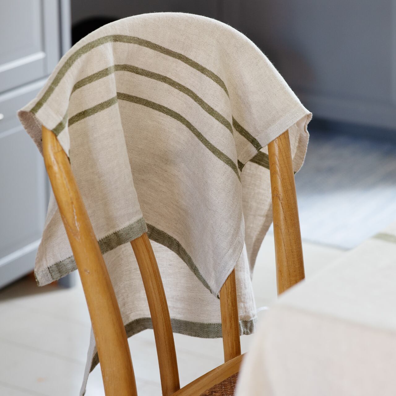 【ONLINE限定】USVA ハンドタオル / linen-olive / 48x70cm / ウォッシュドリネン / 吸水 / 速乾 / タオル / キッチンタオル / LAPUAN KANKURIT（ラプアン カンクリ） [4]